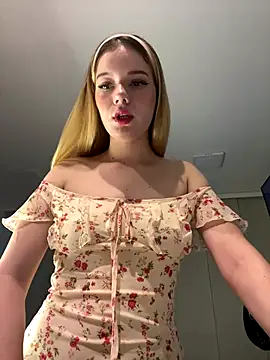 NicoleCut online show from September 25, 2025, 10:41 am