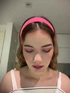 Snapshot of NicoleCut chatting on July 5, 2026, 9:38 am NicoleCut online show from July 5, 2026, 9:38 am