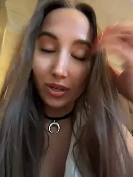 VelvetVixenI online show from July 20, 2026, 4:42 pm
