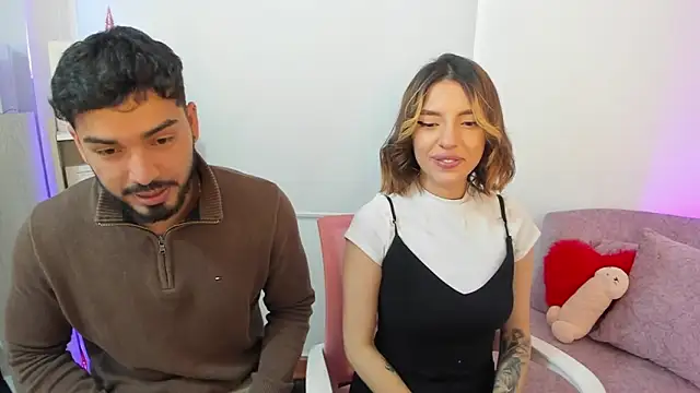 Snapshot of savage_sweethearts chatting on December 24, 2024, 7:44 pm savage sweethearts online show from December 24, 2024, 7:44 pm