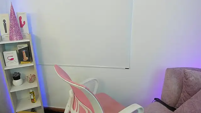 Snapshot of savage_sweethearts chatting on December 27, 2024, 9:11 pm savage sweethearts online show from December 27, 2024, 9:11 pm