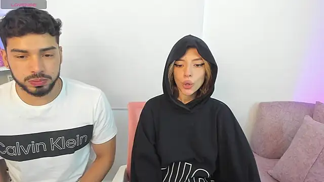 Snapshot of savage_sweethearts chatting on December 30, 2024, 8:47 pm savage sweethearts online show from December 30, 2024, 8:47 pm