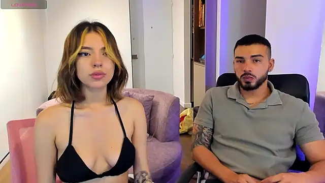 Snapshot of savage_sweethearts chatting on February 5, 2025, 2:51 am savage sweethearts online show from February 5, 2025, 2:51 am