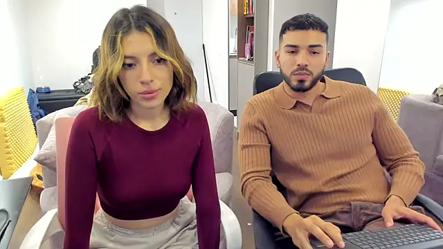 Snapshot of savage_sweethearts chatting on March 12, 2025, 2:30 am savage sweethearts online show from March 12, 2025, 2:30 am