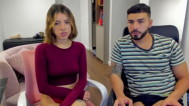 Snapshot of savage_sweethearts chatting on March 18, 2025, 4:47 am savage sweethearts online show from March 18, 2025, 4:47 am