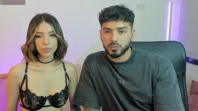 Snapshot of savage_sweethearts chatting on September 23, 2025, 1:41 am savage sweethearts online show from September 23, 2025, 1:41 am