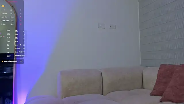 Snapshot of savage_sweethearts chatting on October 9, 2025, 1:47 am savage sweethearts online show from October 9, 2025, 1:47 am