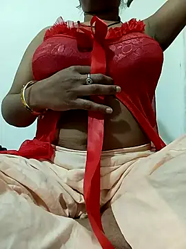 Snapshot of Haniya-143 chatting on January 28, 2025, 10:23 am Haniya-143 online show from January 28, 2025, 10:23 am