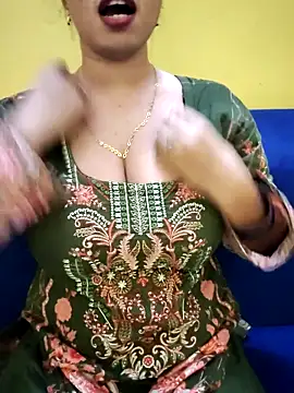 Snapshot of Haniya-143 chatting on October 2, 2025, 9:11 pm Haniya-143 online show from October 2, 2025, 9:11 pm