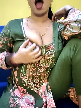 Snapshot of Haniya-143 chatting on October 5, 2025, 2:32 am Haniya-143 online show from October 5, 2025, 2:32 am