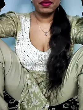 Snapshot of Haniya-143 chatting on October 21, 2025, 3:18 am Haniya-143 online show from October 21, 2025, 3:18 am