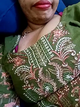 Snapshot of Haniya-143 chatting on November 22, 2025, 11:26 pm Haniya-143 online show from November 22, 2025, 11:26 pm