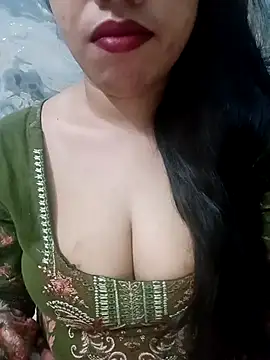 Haniya-143 online show from April 29, 2026, 10:38 pm