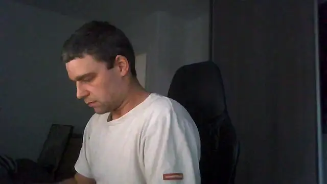 Snapshot of The_big_viking_ chatting on December 21, 2024, 9:44 am The big viking online show from December 21, 2024, 9:44 am