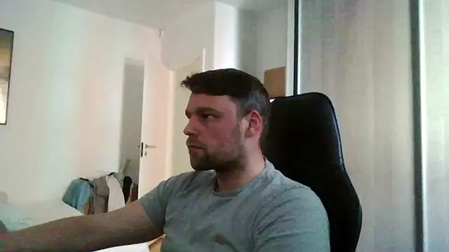 Snapshot of The_big_viking_ chatting on May 6, 2026, 12:54 pm The big viking online show from May 6, 2026, 12:54 pm