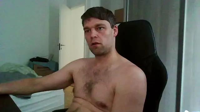 Snapshot of The_big_viking_ chatting on June 1, 2026, 9:33 am The big viking online show from June 1, 2026, 9:33 am