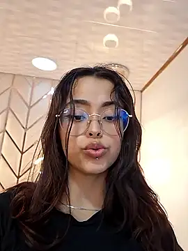 Snapshot of Ariana_Pierce chatting on February 27, 2025, 5:24 am Ariana Pierce online show from February 27, 2025, 5:24 am