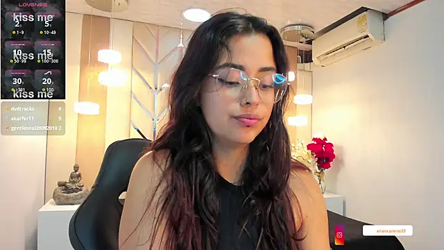 Snapshot of Ariana_Pierce chatting on March 3, 2025, 8:49 am Ariana Pierce online show from March 3, 2025, 8:49 am
