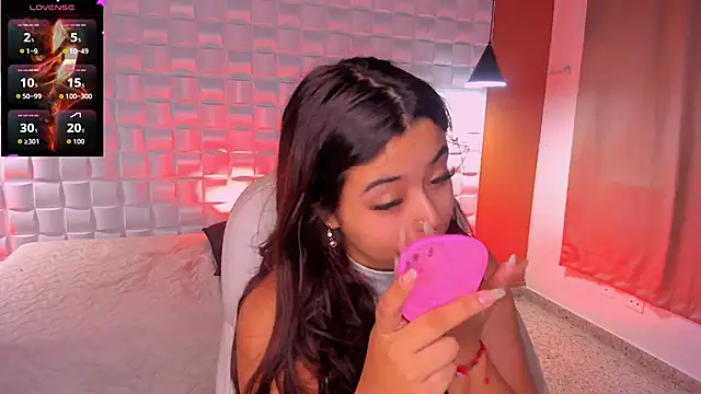 Snapshot of Ariana_Pierce chatting on October 2, 2025, 12:23 pm Ariana Pierce online show from October 2, 2025, 12:23 pm