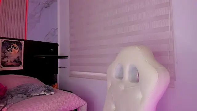 misscheelsee online show from February 17, 2025, 9:19 pm