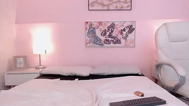 Snapshot of sara17_ chatting on November 2, 2025, 4:15 am sara17 online show from November 2, 2025, 4:15 am