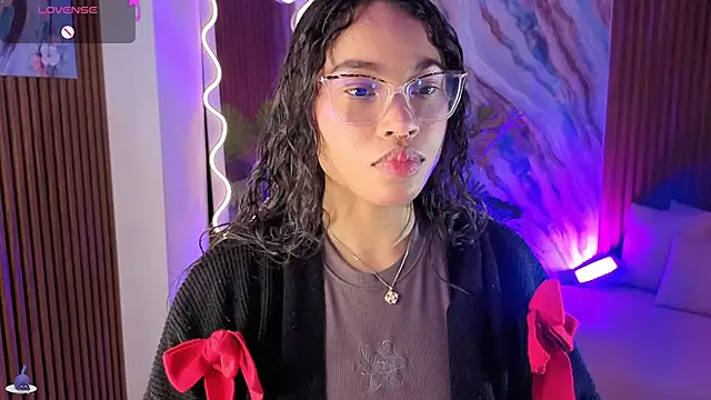 penelope tay1 online show from May 3, 2026, 3:12 am