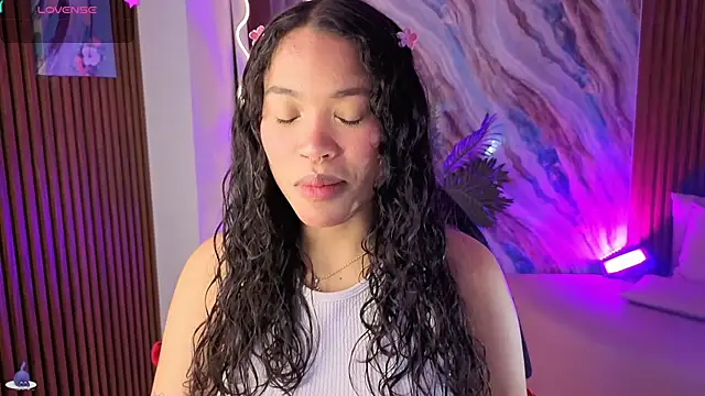Snapshot of penelope_tay1 chatting on May 4, 2026, 3:24 am penelope tay1 online show from May 4, 2026, 3:24 am