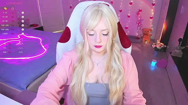 Amy honey angel online show from March 12, 2025, 9:12 am