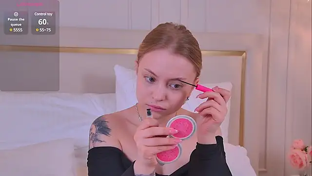 Snapshot of DorisHell chatting on March 18, 2025, 5:53 pm DorisHell online show from March 18, 2025, 5:53 pm