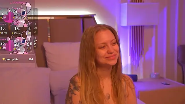 Snapshot of DorisHell chatting on October 31, 2025, 4:13 am DorisHell online show from October 31, 2025, 4:13 am