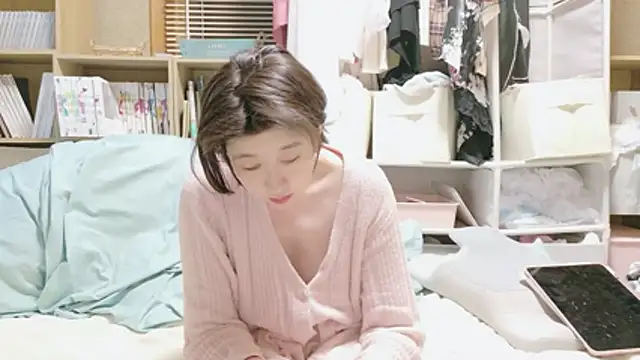 Snapshot of morikawa_sayaka chatting on May 15, 2026, 12:45 pm morikawa sayaka online show from May 15, 2026, 12:45 pm