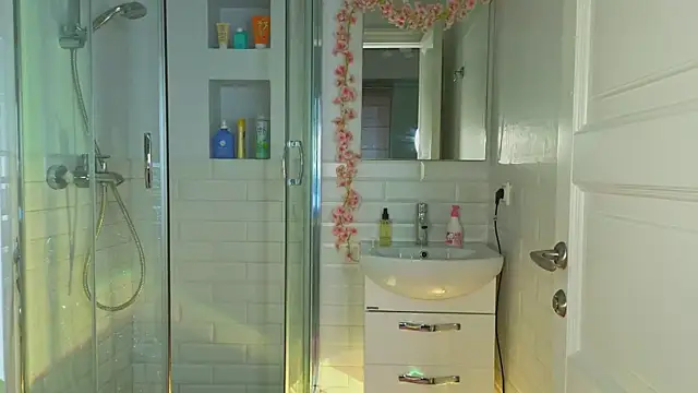 Snapshot of Mia_Mia_M chatting on February 28, 2025, 11:47 am Mia Mia M online show from February 28, 2025, 11:47 am