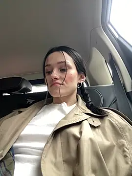 Mia Mia M online show from April 25, 2026, 2:03 pm
