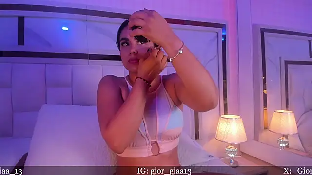 Snapshot of giorgia_13 chatting on February 27, 2025, 3:14 am giorgia 13 online show from February 27, 2025, 3:14 am