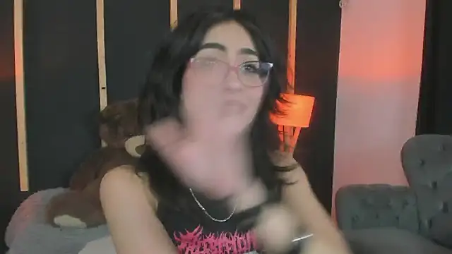 Snapshot of vampy_dolll chatting on December 27, 2024, 10:48 pm vampy dolll online show from December 27, 2024, 10:48 pm