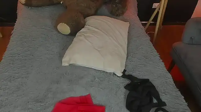 Snapshot of vampy_dolll chatting on December 28, 2024, 11:37 pm vampy dolll online show from December 28, 2024, 11:37 pm