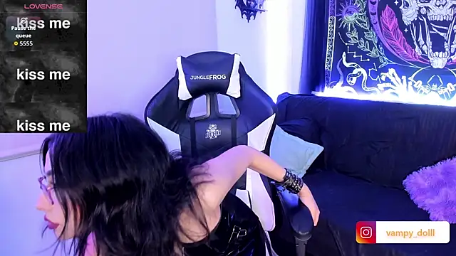 Snapshot of vampy_dolll chatting on September 28, 2025, 7:14 am vampy dolll online show from September 28, 2025, 7:14 am