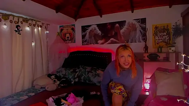 cuteweed420 online show from January 28, 2025, 2:42 pm