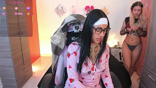 cuteweed420 online show from July 24, 2026, 1:14 am