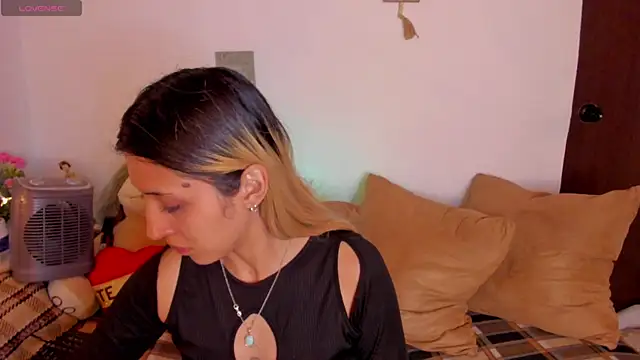cuteweed420 online show from July 29, 2026, 3:37 am