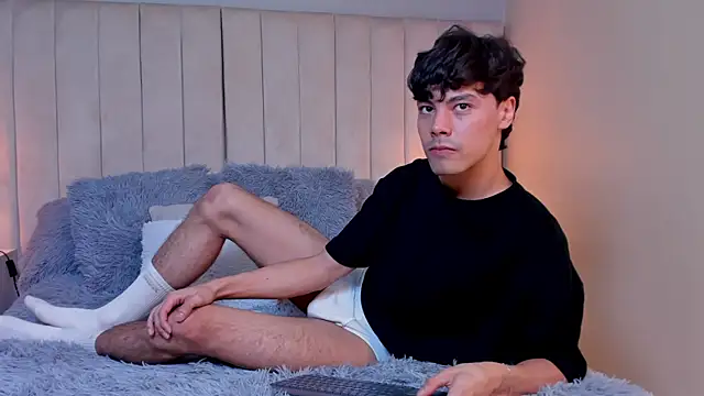 Snapshot of Dammon_Stallion chatting on February 7, 2025, 2:15 pm Dammon Stallion online show from February 7, 2025, 2:15 pm