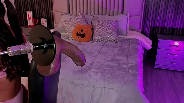 Lillyortiz online show from December 15, 2025, 8:02 pm