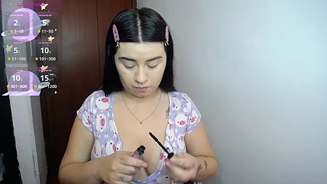 Snapshot of SaraBraun_ chatting on January 8, 2025, 4:00 pm SaraBraun online show from January 8, 2025, 4:00 pm