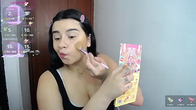 Snapshot of SaraBraun_ chatting on January 14, 2025, 2:43 pm SaraBraun online show from January 14, 2025, 2:43 pm