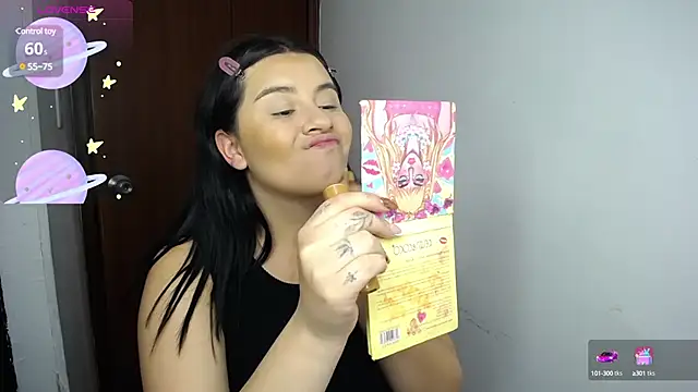 Snapshot of SaraBraun_ chatting on January 23, 2025, 9:18 pm SaraBraun online show from January 23, 2025, 9:18 pm