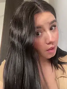 Snapshot of SaraBraun_ chatting on February 13, 2025, 6:05 pm SaraBraun online show from February 13, 2025, 6:05 pm