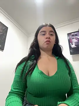 Snapshot of SaraBraun_ chatting on September 17, 2025, 1:35 pm SaraBraun online show from September 17, 2025, 1:35 pm