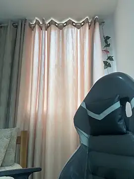 Snapshot of SaraBraun_ chatting on October 8, 2025, 4:59 pm SaraBraun online show from October 8, 2025, 4:59 pm