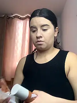 Snapshot of SaraBraun_ chatting on October 29, 2025, 4:42 pm SaraBraun online show from October 29, 2025, 4:42 pm