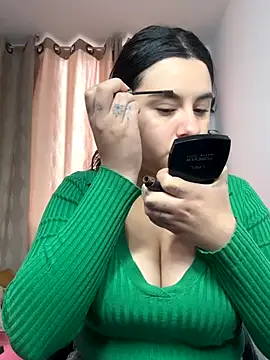 Snapshot of SaraBraun_ chatting on November 5, 2025, 4:40 pm SaraBraun online show from November 5, 2025, 4:40 pm